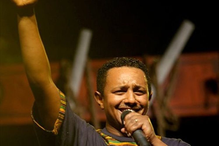 Teddy Afro donates 1 million birr to Borena Drought affected areas