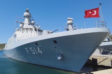 Turkish Navy Warship Docks in Somalia